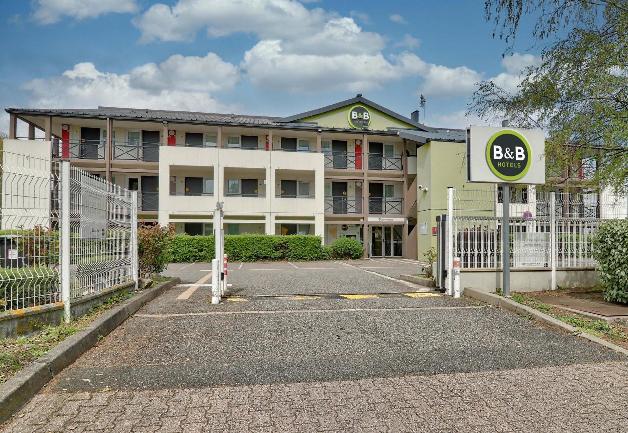 B&B HOTEL Clermont-Ferrand Le Brézet Aéroport Exterior foto